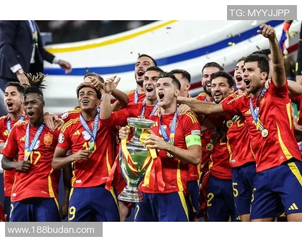 西班牙足球队最新阵容分析及球员表现评估